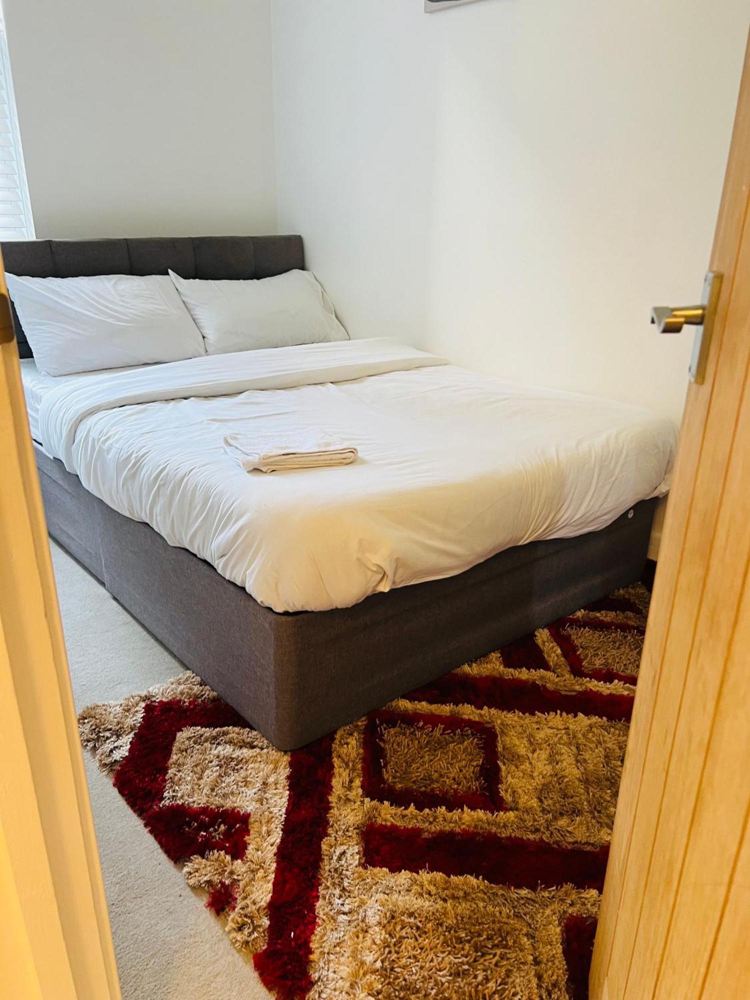 Spacious 2 Bedroom In Woolwich Arsenal Apartment *